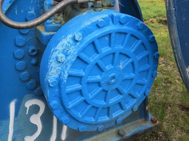 Image 4 of 4 - Tackle winch