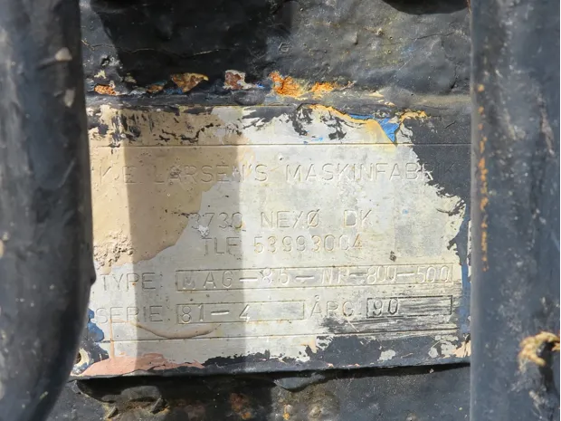 Image 6 of 6 - Anchor winch