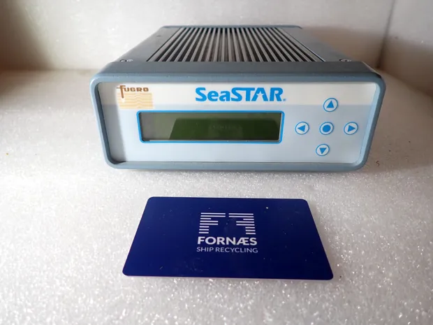 Image 1 of 3 - Fugro SeaStar - 3000 L DGPS