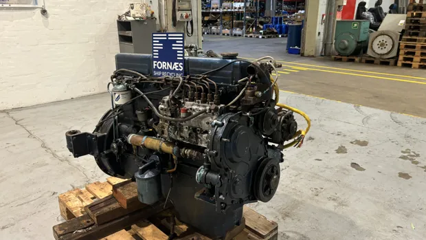 Image 5 of 7 - Ford - 826E