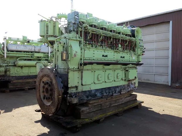 Image 4 of 6 - MaK - 6M 453 AK