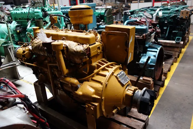 Image 3 of 6 - Isuzu - 6 cyl.