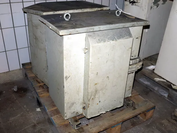 Image 1 of 2 - Nebb - LT 1130K