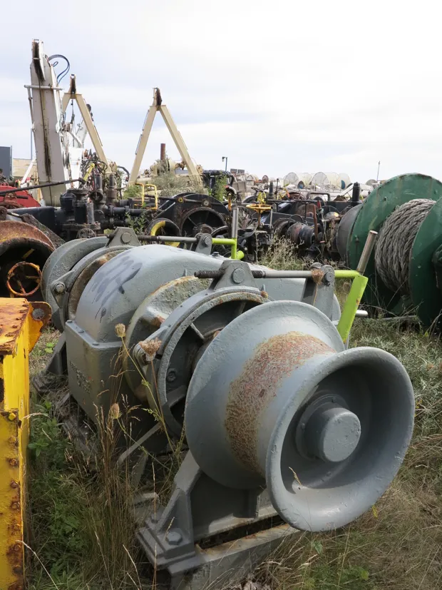 Image 4 of 8 - Anchor winch double