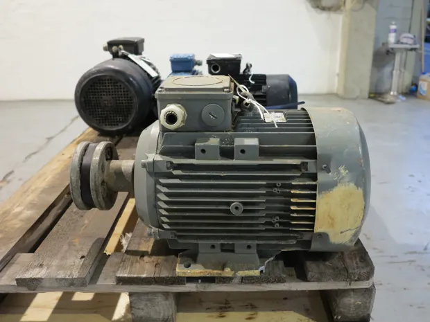 Image 1 of 4 - Cuxhavener Elektromaschinen GmbH - TEOS 132M4B 40 H