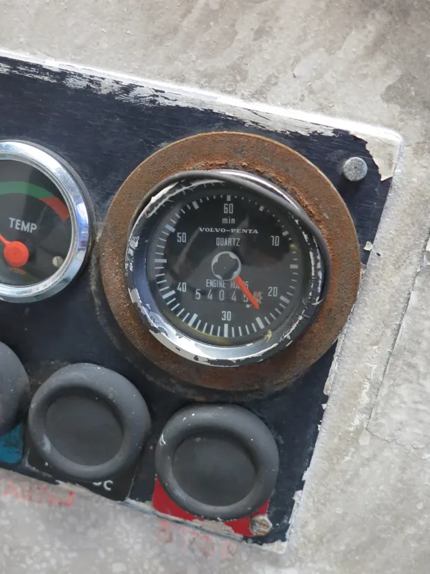 Image 7 of 8 - Volvo