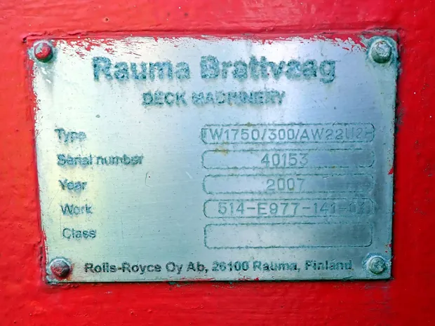 Image 7 of 8 - Anchor/mooring winch