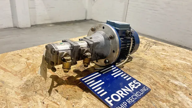 Image 6 of 9 - HP1044