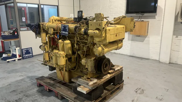 Image 4 of 9 - Caterpillar - D343