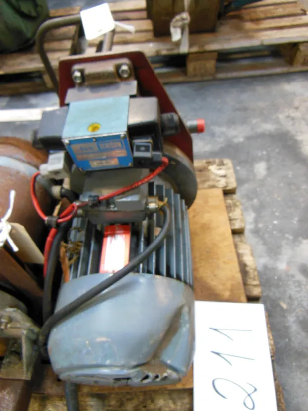 Image 1 of 3 - HP209