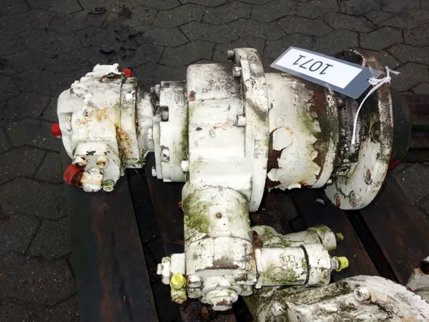 Image 3 of 4 - Tackle winch