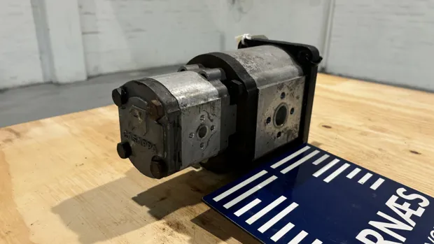 Image 6 of 8 - HP994