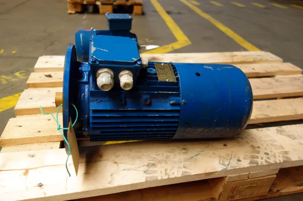 Image 2 of 3 - Elektrim - G1120B32PG0009