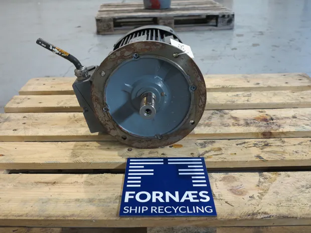 Image 2 of 3 - VEM - K21R 132M 4