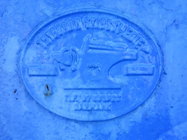 Image 6 of 6 - Split winch