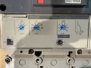 Merlin Gerin - Compact