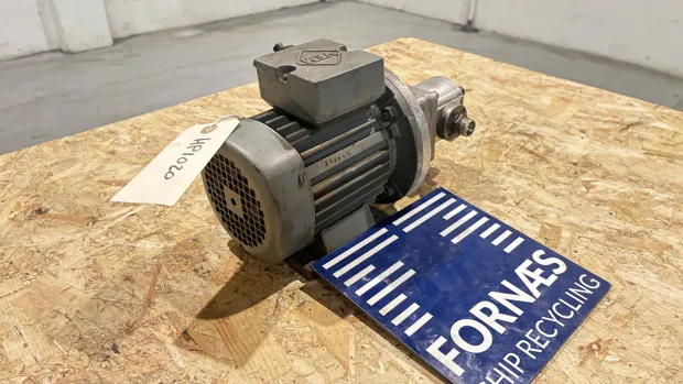 Image 2 of 9 - HP1020