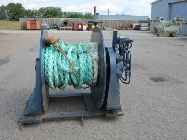 Image 2 of 5 - Mooring winch