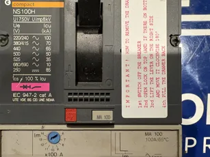 MERLIN GERIN  - NS100H