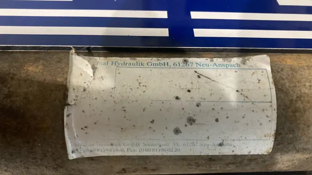 Image 6 of 6 - Universal hydraulik - No plate