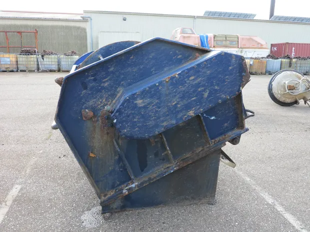 Image 8 of 9 - Split winch