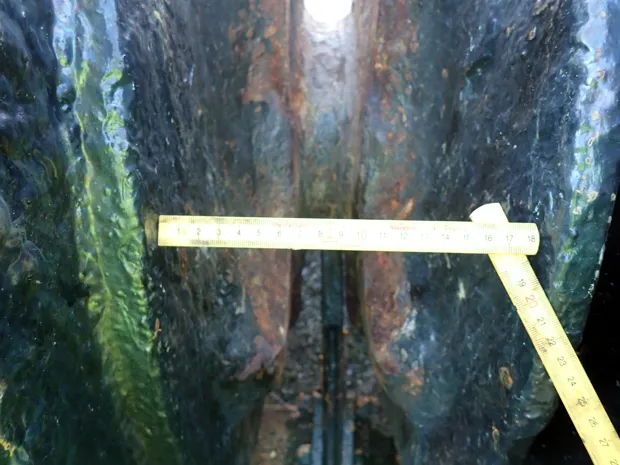 Image 6 of 7 - Anchor winch