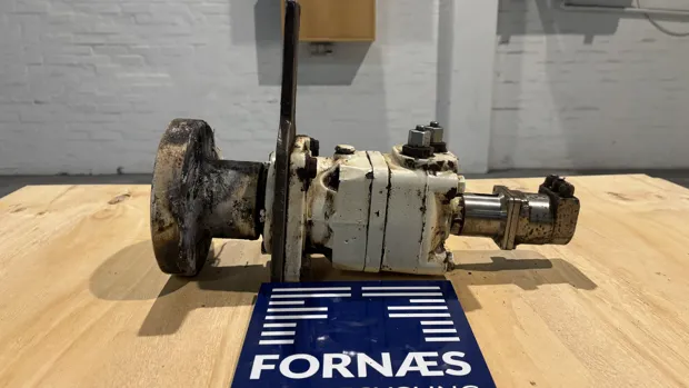 Image 1 of 8 - Danfoss - OMT 160 T