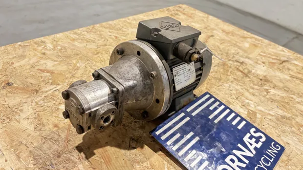 Image 1 of 9 - HP1019