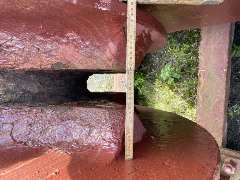 Image 8 of 10 - Anchor winch