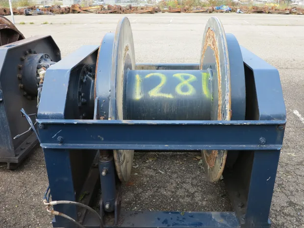 Image 2 of 4 - Trawl winch