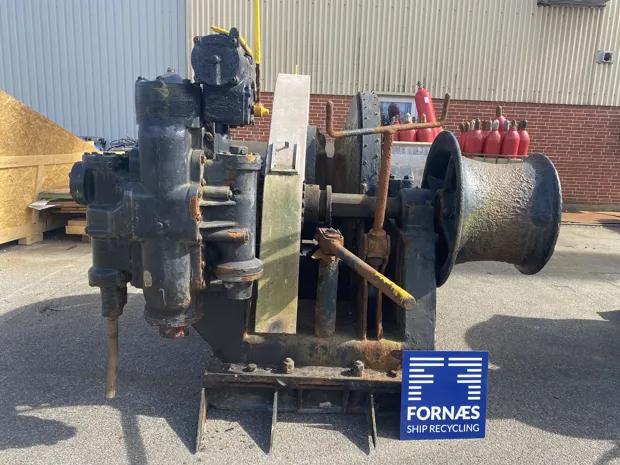 Image 1 of 11 - Anchor winch
