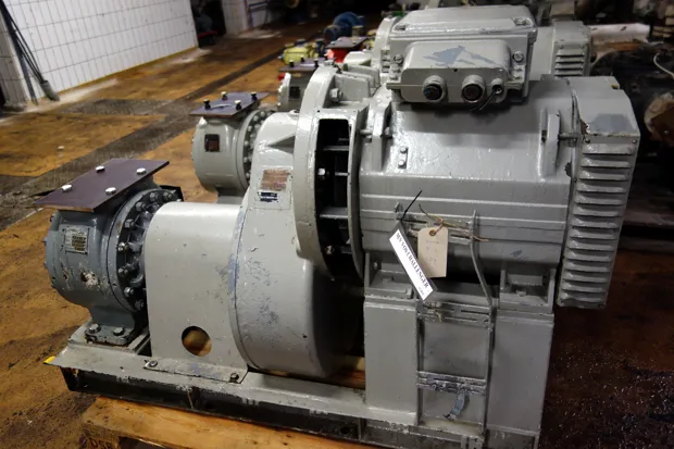 Image 1 of 4 - Brattvaag - G16 /9525 Clockwise