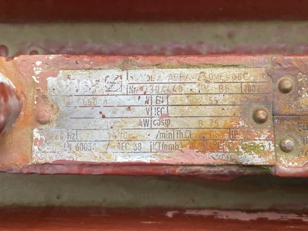 Image 9 of 10 - Anchor winch