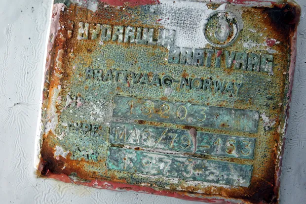 Image 2 of 4 - Trawl winch