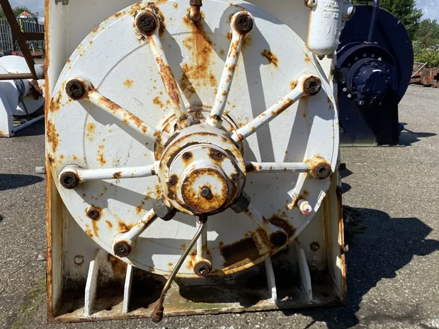 Image 7 of 9 - Tackle winch