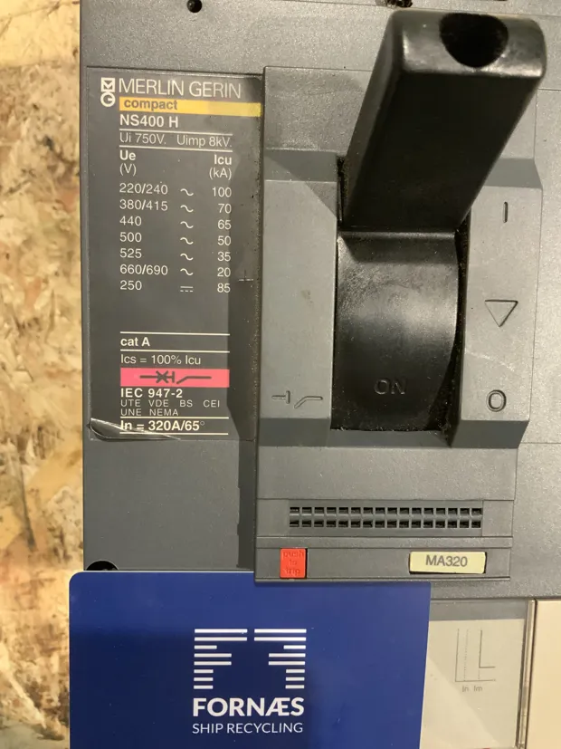 Image 2 of 3 - Merlin Gerin - NS400H