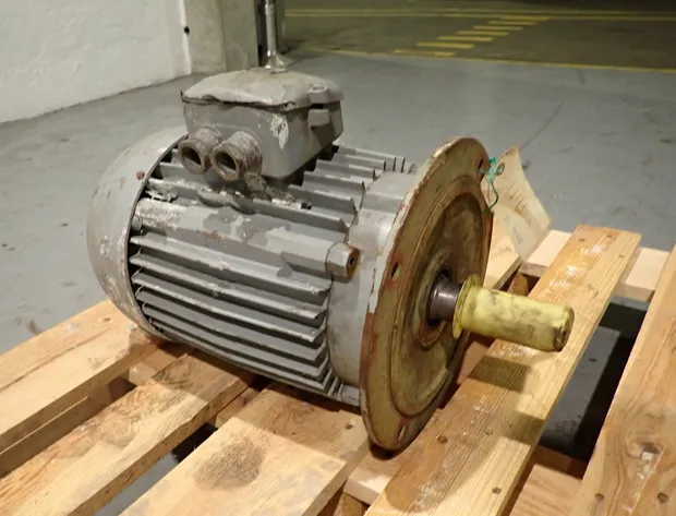 Image 2 of 4 - Elektrokovina - T13