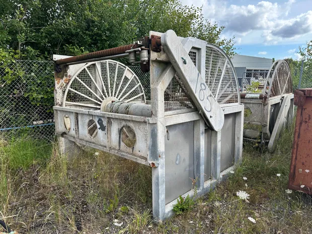 Image 2 of 5 - ND185-2