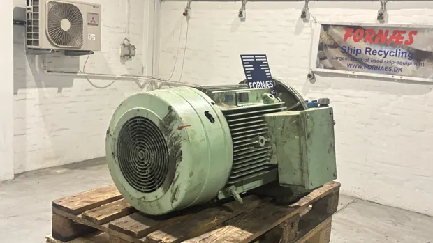 Image 1 of 9 - HP1040