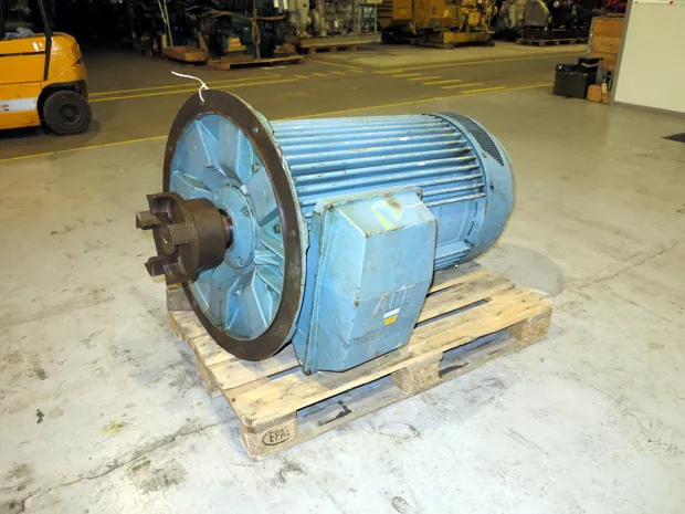 Image 2 of 4 - ABB - M2FA 315LA 4 V1