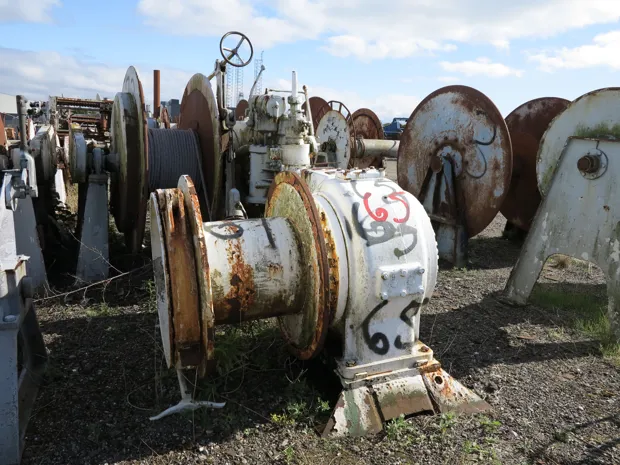 Image 4 of 6 - Wire winch