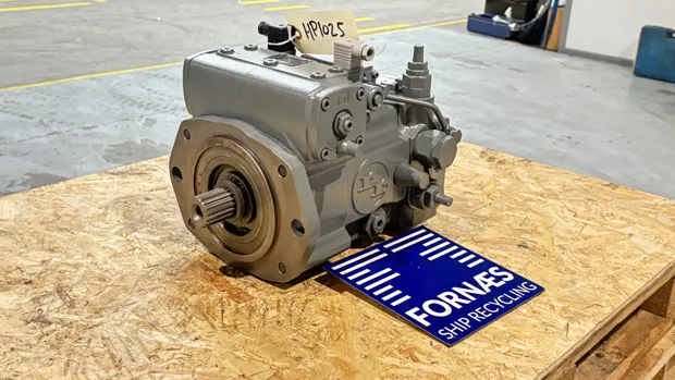 Image 6 of 10 - HP1025