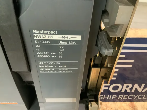 Image 2 of 4 - Merlin Gerin - NW32H1