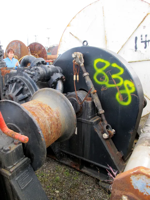 Image 2 of 3 - Anchor winch