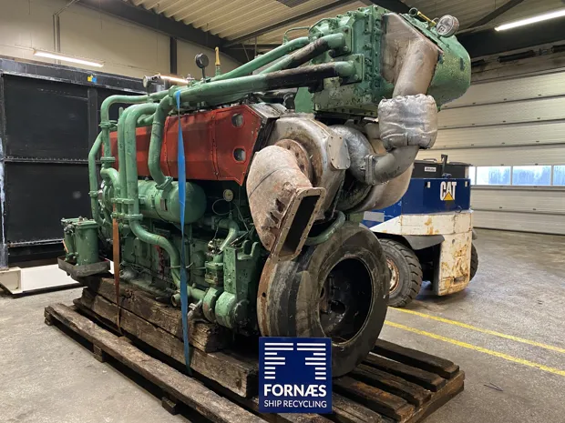 Image 3 of 9 - MaK - 6M 332