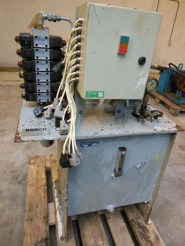 Image 3 of 7 - HS132