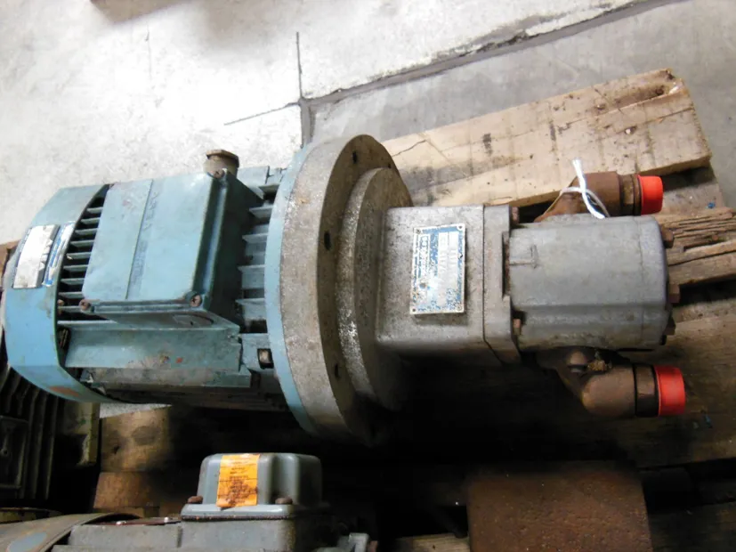 Image 2 of 4 - HP196