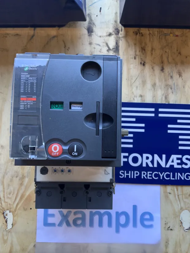 Image 1 of 5 - SCHNEIDER - NSX630F