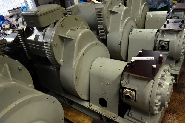 Image 2 of 6 - Brattvaag - G16 /9525 Clockwise