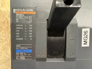 Merlin Gerin - Compact